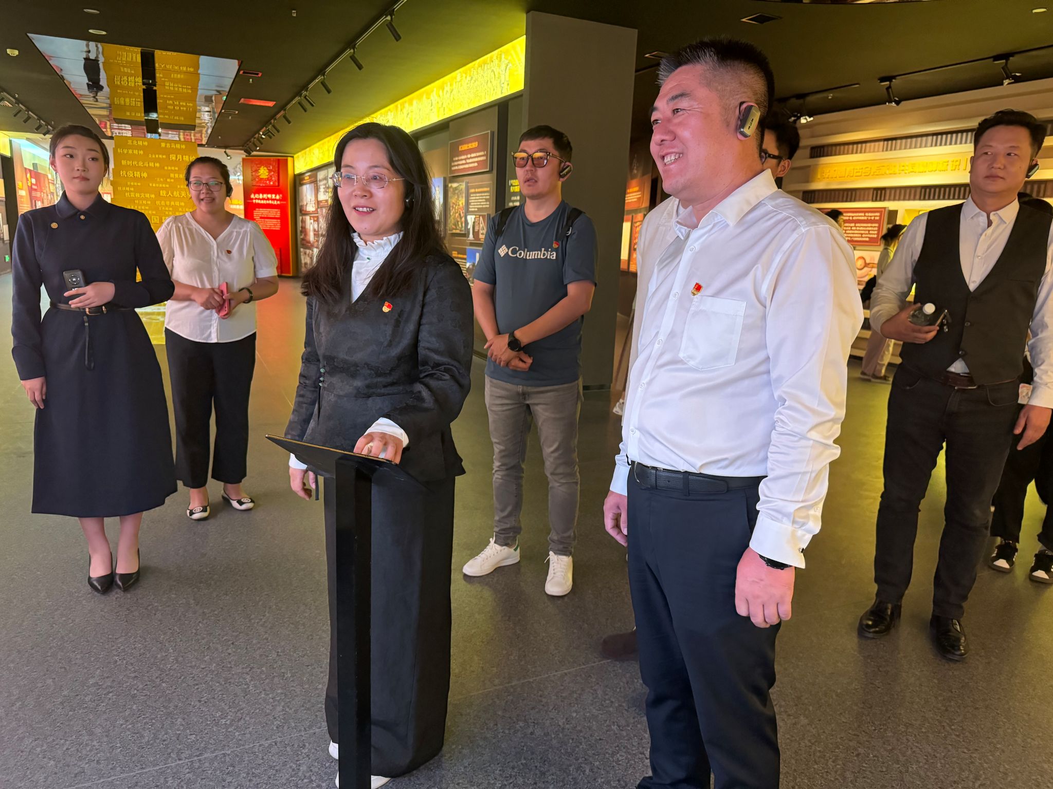 党委统战部党支部与内蒙古艺术团话剧团党支部联合开展党日活动