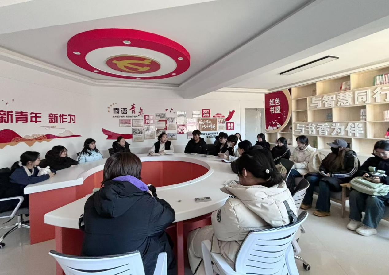 学校党委统战部党支部深入“一站式”学生社区讲授党课并开展座谈交流