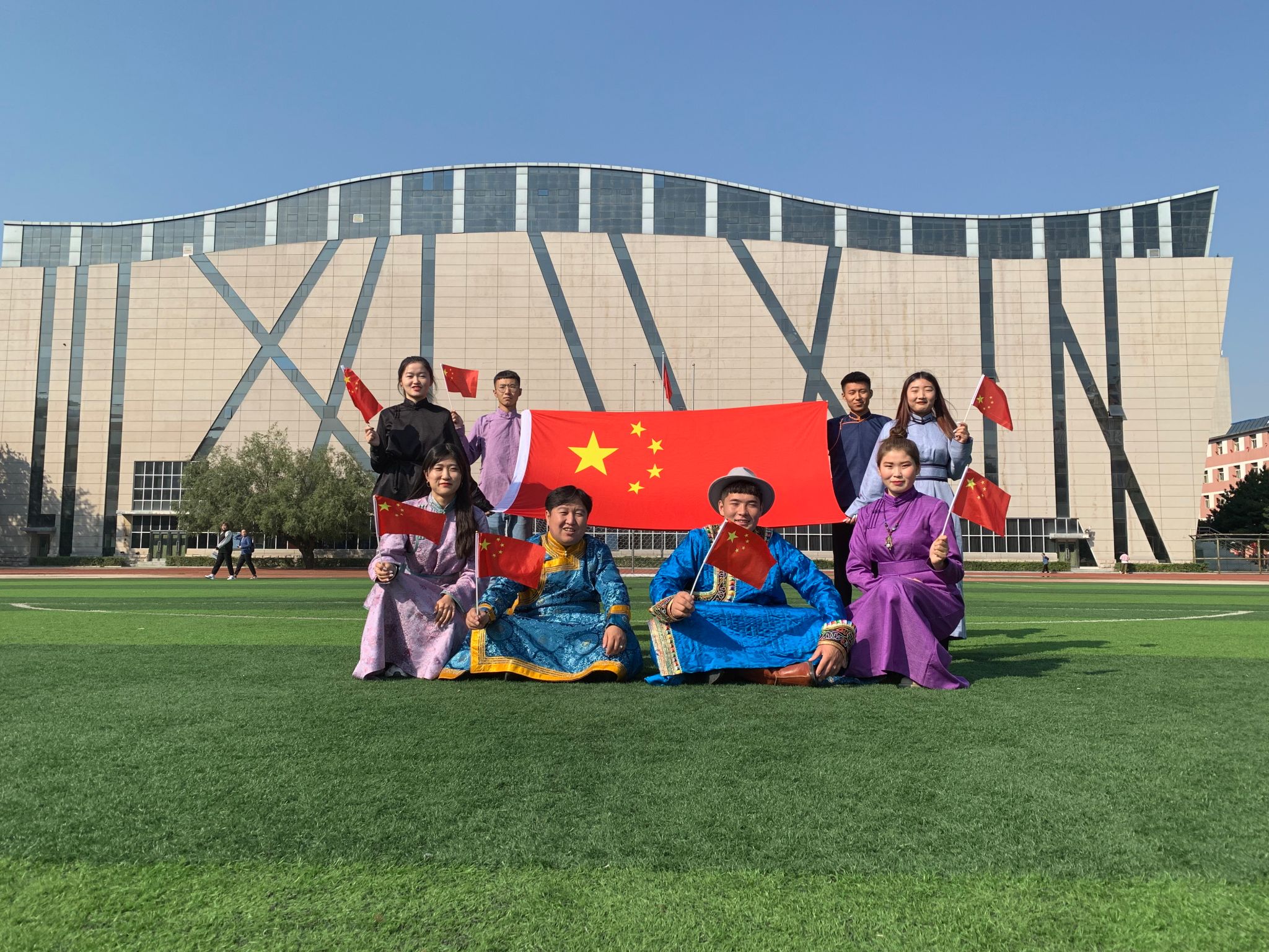 2019年开展“我和国旗合个影”主题党日活动