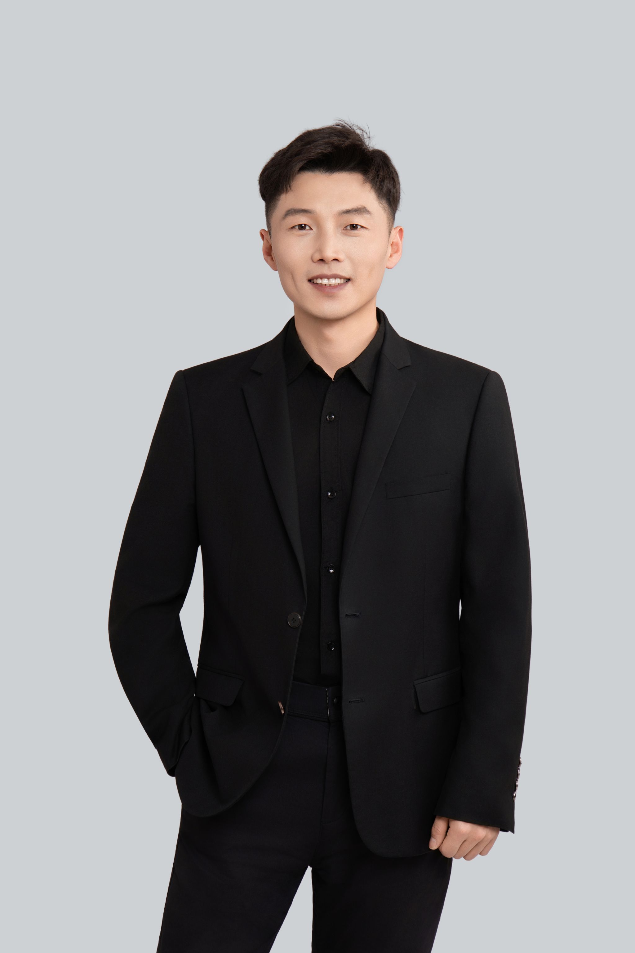 包巴雅力格个人简介